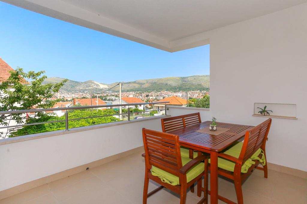 Apartments Ivan Trogir Exterior foto
