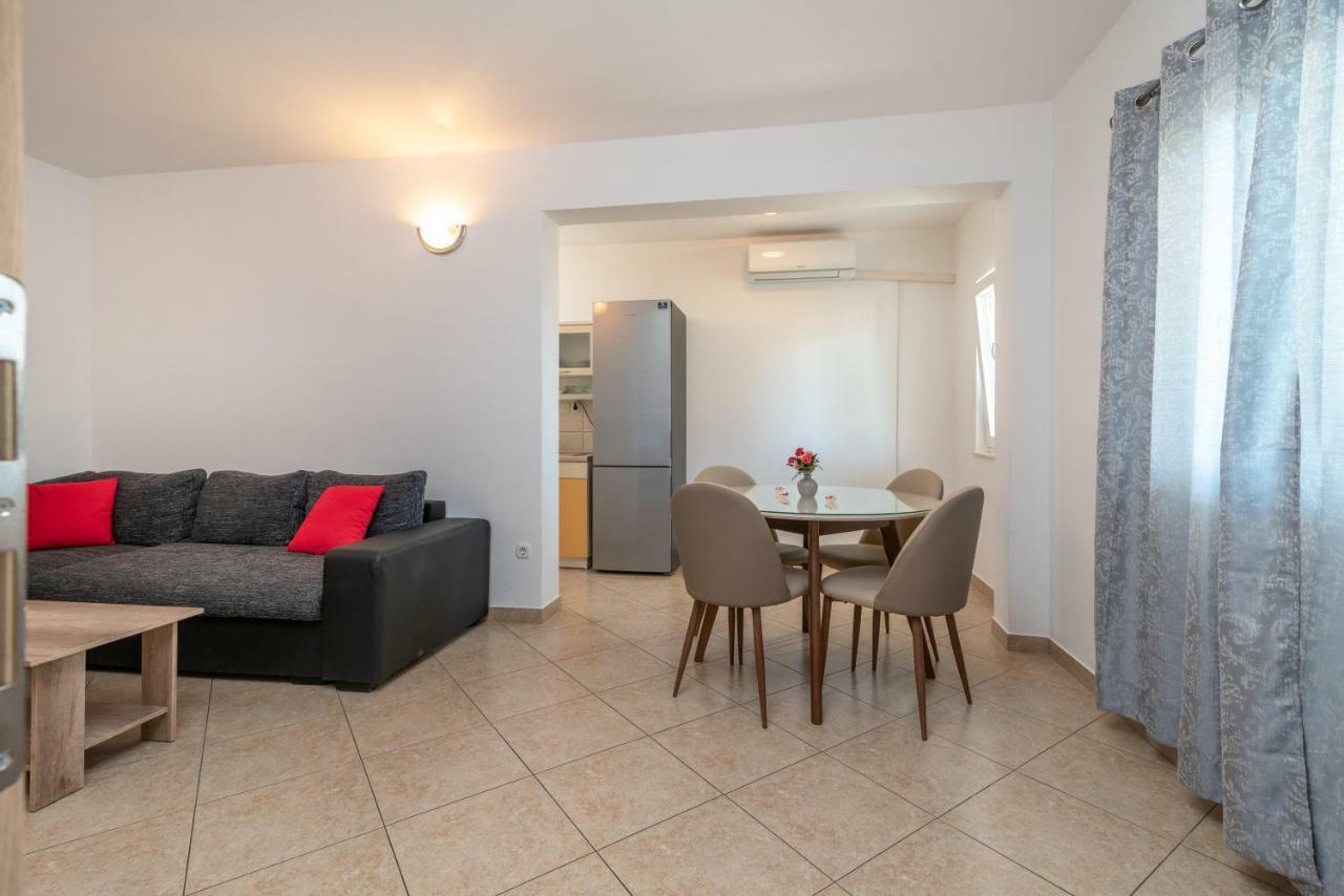 Apartments Ivan Trogir Exterior foto